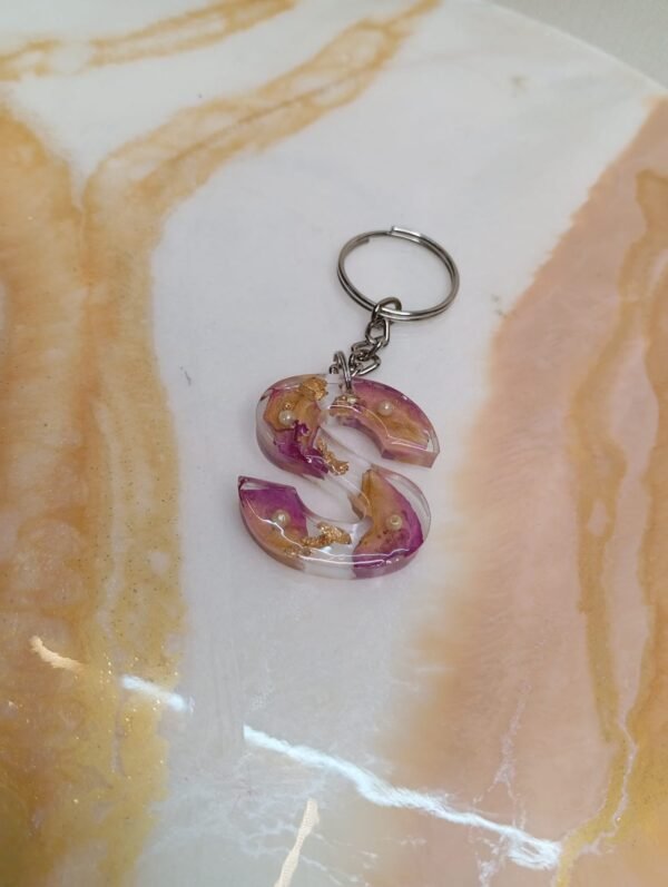 Varmala Customized Resin Alphabet Keychains (A to Z)