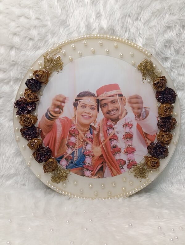 Pearl Bloom Circular Wedding Preservation Frame (Customized)