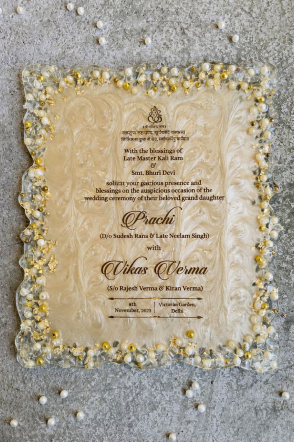 Customized Pearl Border Resin Invitation Plaque